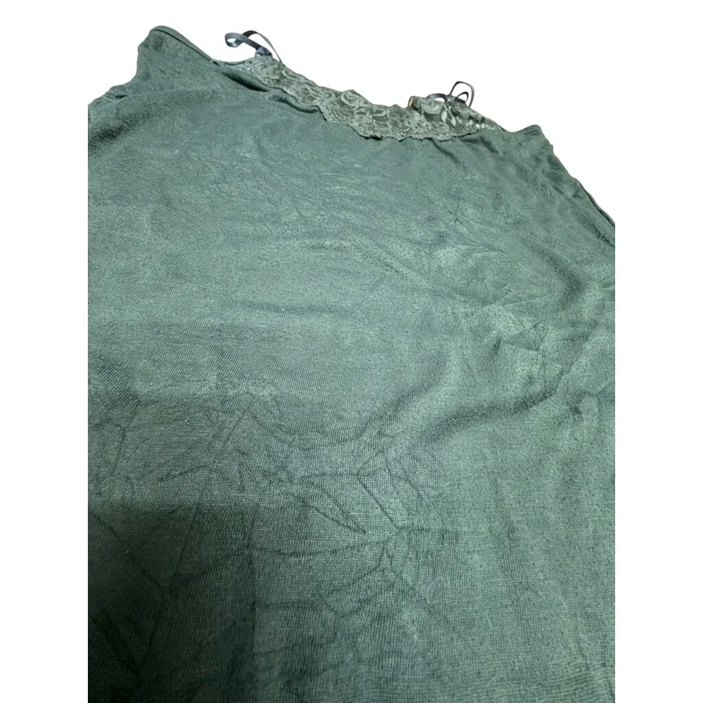 Dk Green Lace Trim Cami Slip Top‎ Sleeveless Adjustable Straps Textured NO TAG